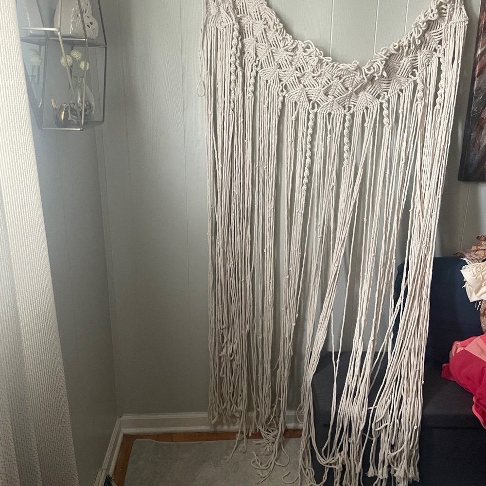 Elegant Cream Macrame Wall Hanging
